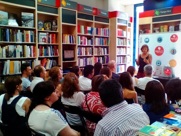 Escuela de padres este viernes 6 en la librería Agapea del CAC Málaga