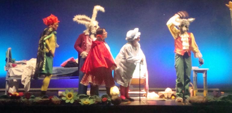 La Cochera Cabaret presenta el 4 de octubre la representación de 'Caperucita roja' de la compañía Jabetín Teatro