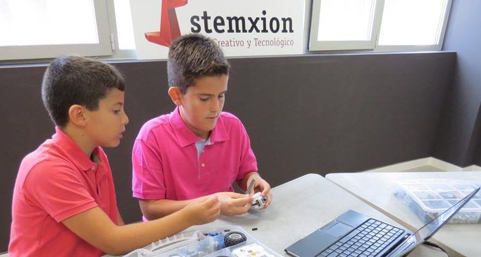 Talleres Stemxion de robótica, programación y creación de videojuegos para niños
