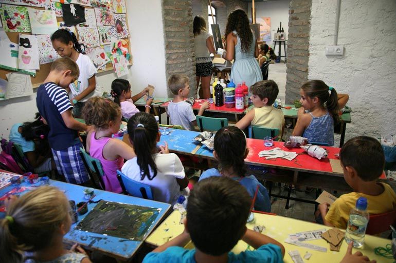 Pintura, escultura, música y teatro en los talleres infantiles del Museum Jorge Rando de Málaga para todo el curso escolar