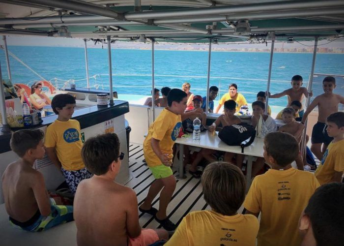 Fútbol, baloncesto o aventuras en el campamento para niños y jóvenes de verano de Boom Camp en Málaga