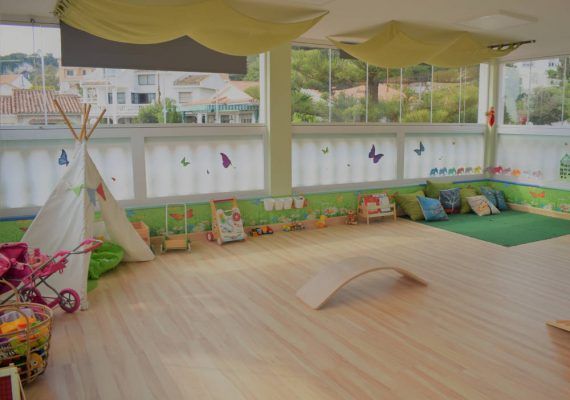 Escuela infantil inglesa Green tree – English nursery Green tree, en Miraflores del Palo (Málaga)