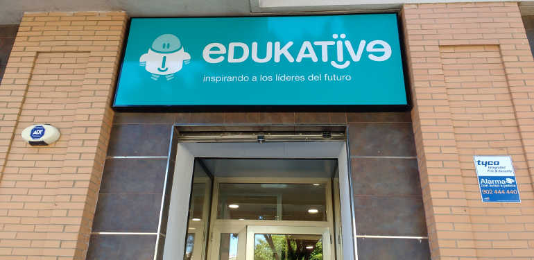 Talleres gratis para niños de robótica educativa en inglés en Edukative Málaga
