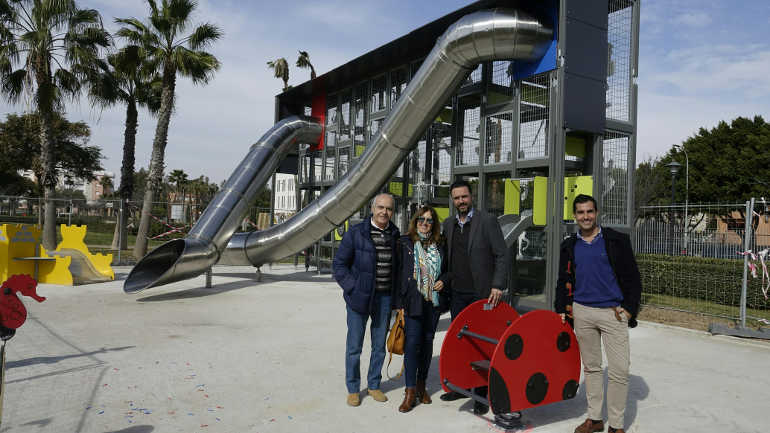 Nueva zona de juegos infantiles en el Parque Litoral de Málaga