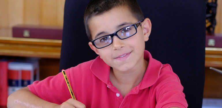 Un niño andaluz de 9 años, capaz de resolver parábolas e hipérbolas propias de un estudiante universitario