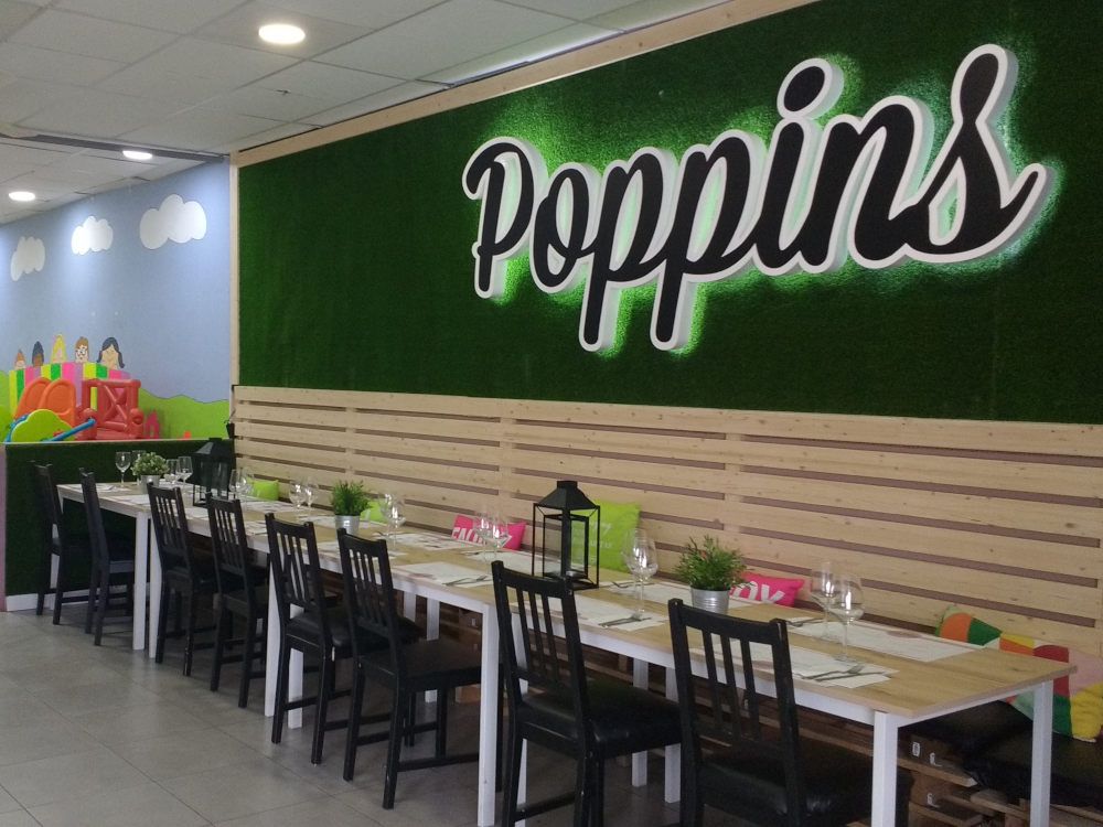 Cena en familia de martes a jueves en Poppins en Alhaurín de la Torre y disfruta de su menú especial