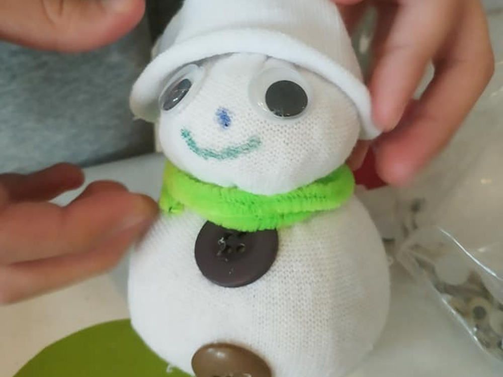 Manualidades infantiles con Saturna: aprende a hacer un muñeco de nieve