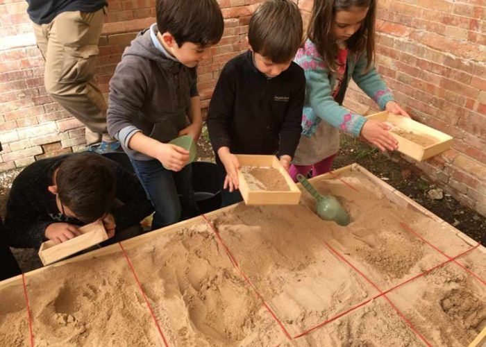 Campamento para niños de Semana Blanca sobre la historia de Egipto en La Térmica de Málaga