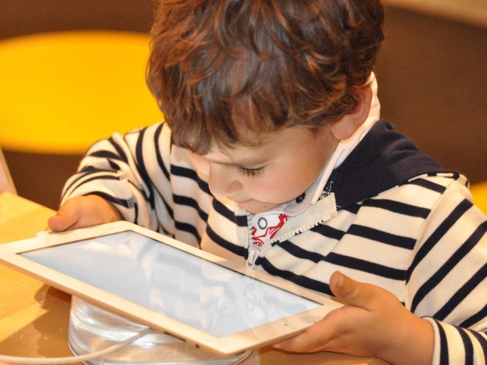 ¿Cómo hacer que tu móvil sea apto para niños?