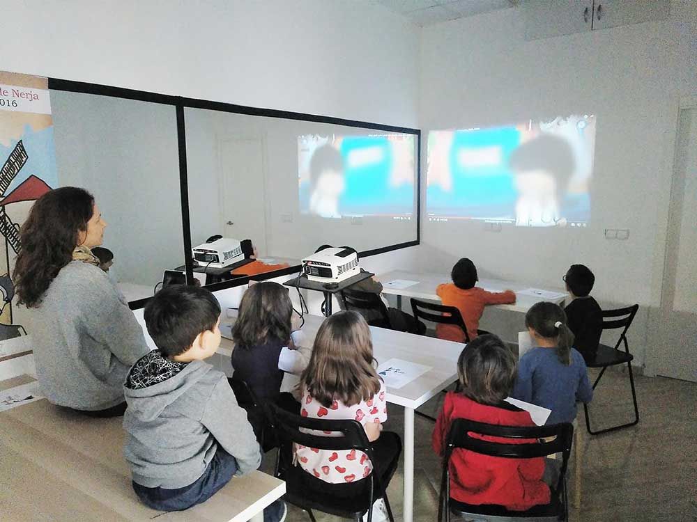 Talleres creativos para niños y adolescentes en la nueva academia de Artenanos en Torremolinos