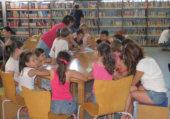 Taller infantil gratuito para fabricar juguetes en la Biblioteca Provincial de Málaga