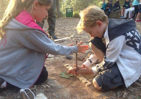 Campamento de verano para niños sobre prehistoria de la mano de Arqueoeduca en Málaga