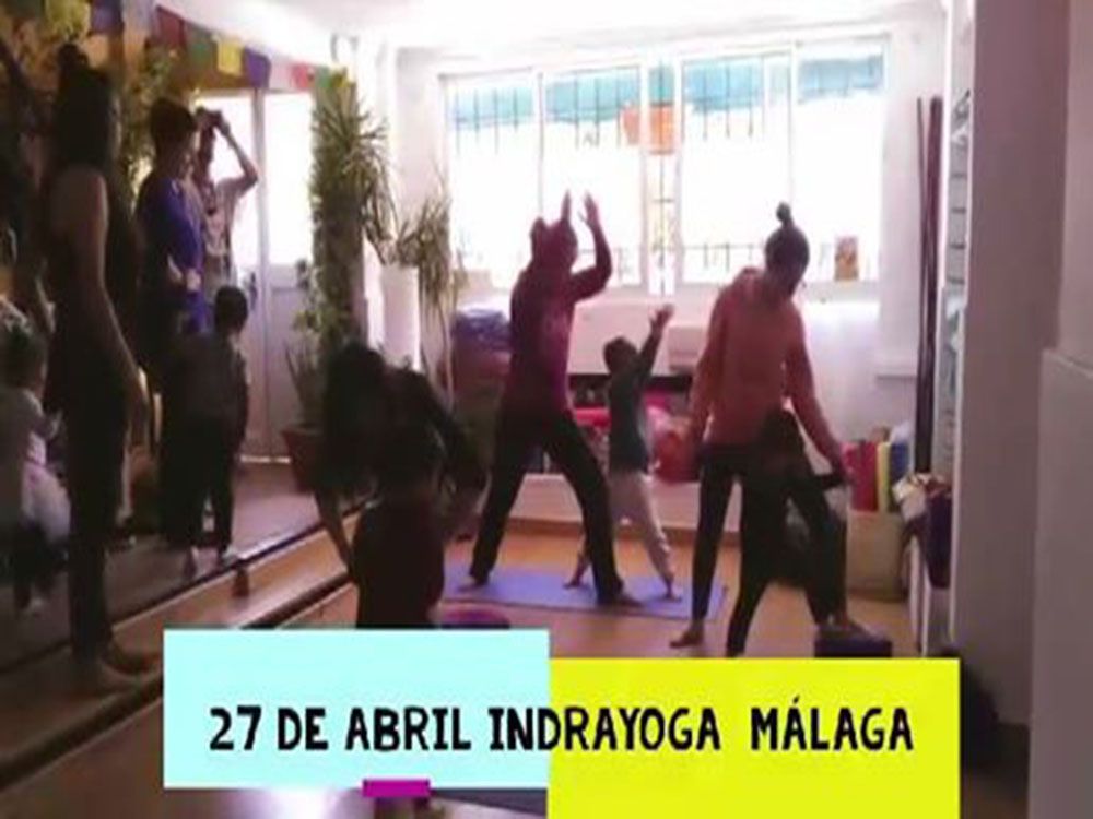 Taller de yoga en familia en Málaga este sábado
