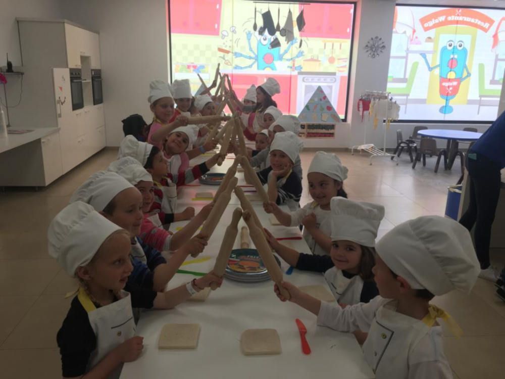 Campamento de verano para niños en La Ciudad de Waigo (Málaga) con cocina, arte y teatro