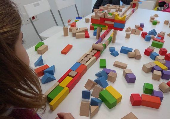 Cursos de robótica, videojuegos y arte para niños y jóvenes en El Cubo Inquieto (Málaga)