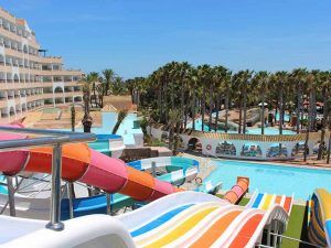 Hoteles con toboganes para disfrutar de las vacaciones con niños en Andalucía
