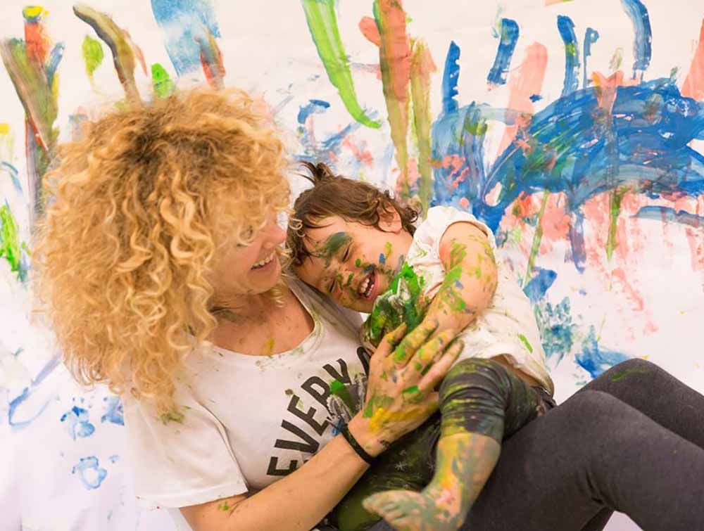 Taller online de pintura para bebés con Estímulos Maternales