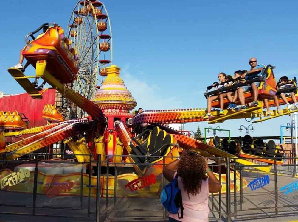 Disfruta con niños en el parque de atracciones y espectáculos Tivoli World (Benalmádena)