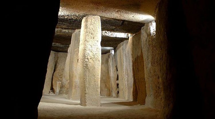 Excursión a los Dólmenes de Antequera con niños: un viaje a la prehistoria