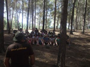 Campamento prehistórico de verano para niños de la mano de ArqueoEduca en Málaga