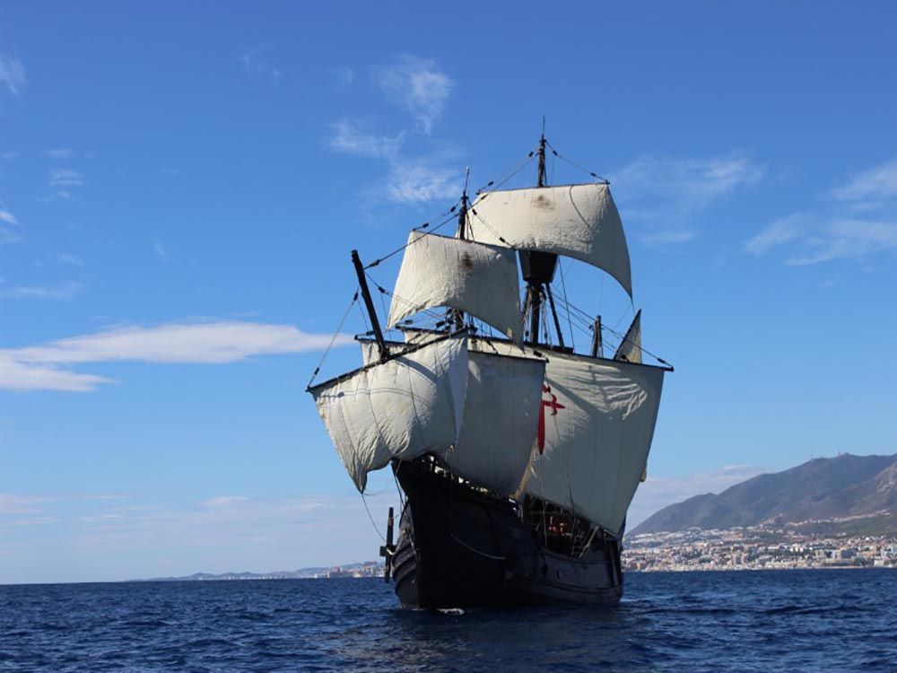 Visita con niños en Fuengirola la Nao Victoria, réplica del primer navío que dio la vuelta al mundo