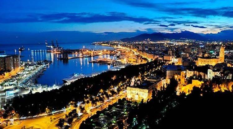 Free Tour por Málaga de Noche para hacer con niños