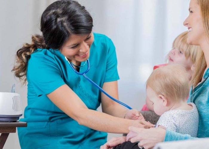 Enfermería pediátrica: profesión fundamental para la salud de los peques