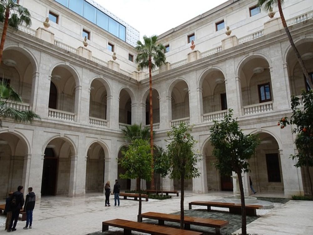 Visita guiada y taller gratis para niños en el Museo de Málaga