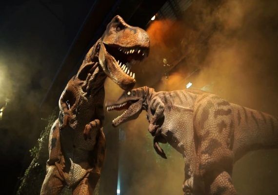 Espectáculo familiar en la ESAD de Málaga: Perdidos entre dinosaurios