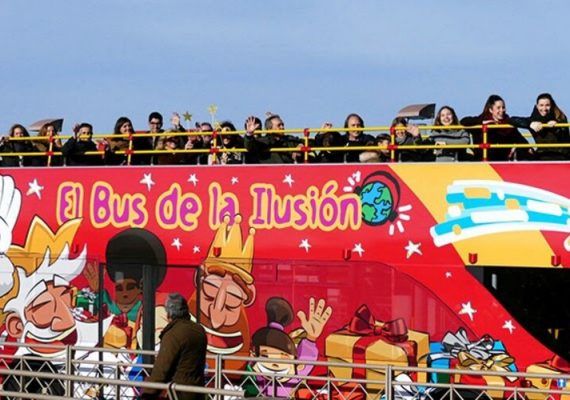 “El bus de la Ilusión”, la iniciativa solidaria de Navidad en Málaga