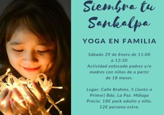 Yoga en familia para niños, niñas, madres y padres en el Espacio Chandra de Málaga