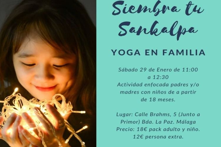Yoga en familia para niños, niñas, madres y padres en el Espacio Chandra de Málaga