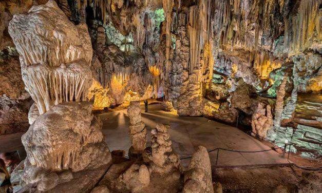 Aprende y disfruta junto a tus peques con las visitas a la Cueva de Nerja