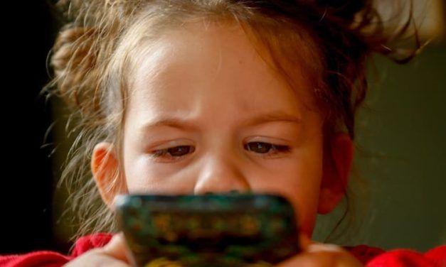 4 consejos para que los menores hagan un buen uso de los dispositivos móviles con Centro Te Motivan